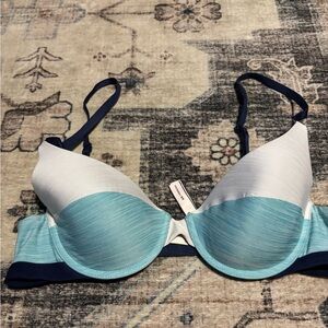 Victoria’s Secret Light Blue & White T-shirt Bra with Navy Accents